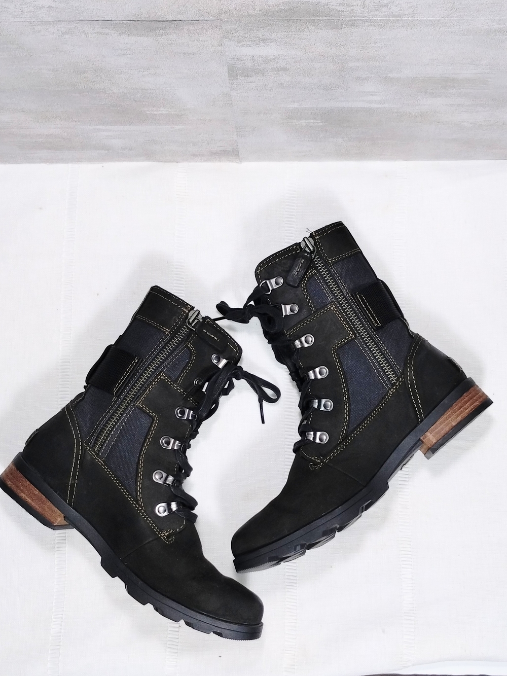 Sorel Emelie Conquest Combat Boot Military Style Size 8 Waterproof Rugged - Picture 6 of 8